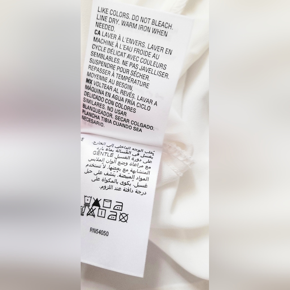 NWT! Bow Neck Tie Front Silky Smooth Women's Bar III Sleeveless Blouse S… - Picture 3 of 11